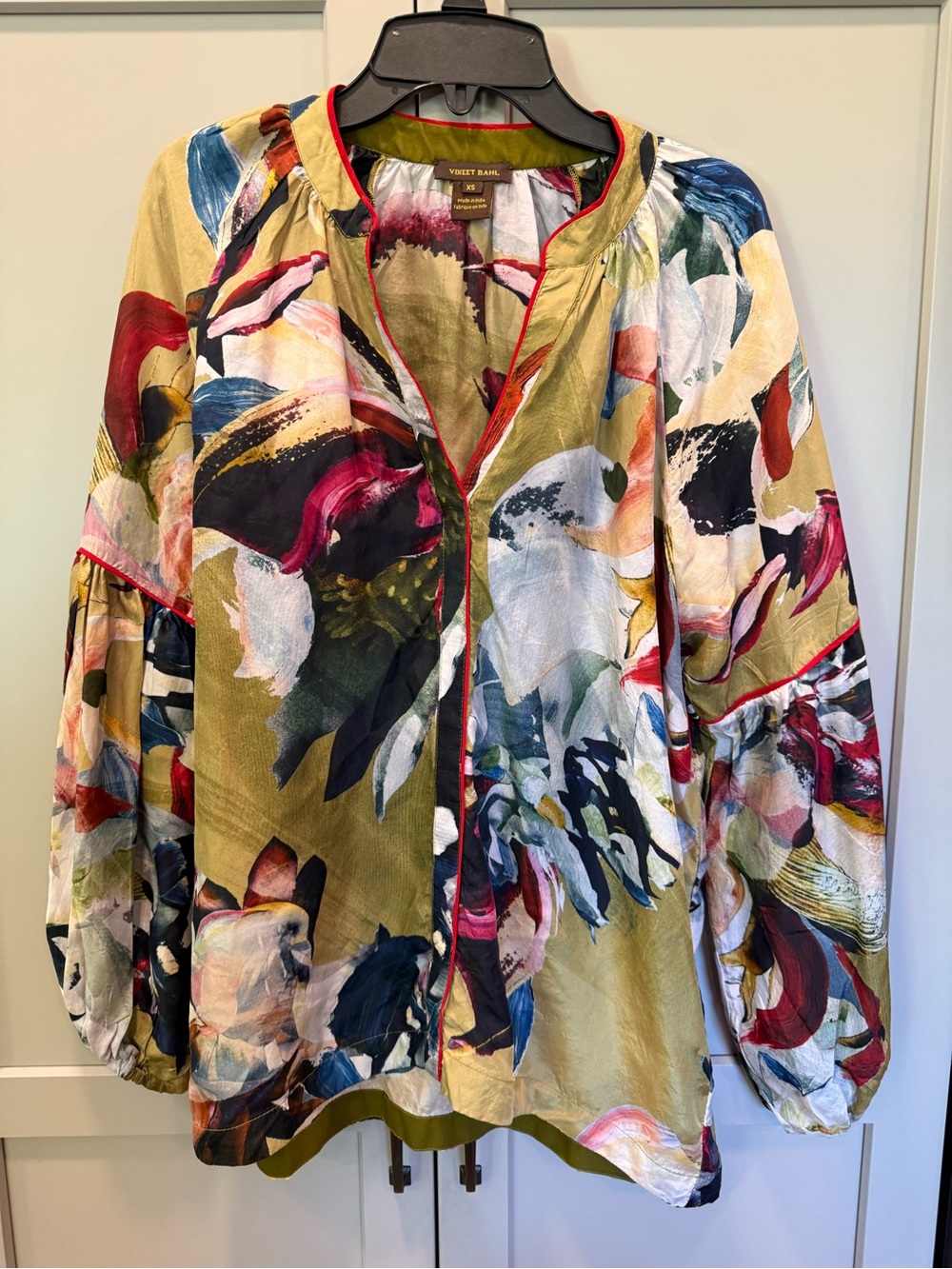 Anthropologie 100% silk Vineet Bahl Olive Multicolor Floral Blouse